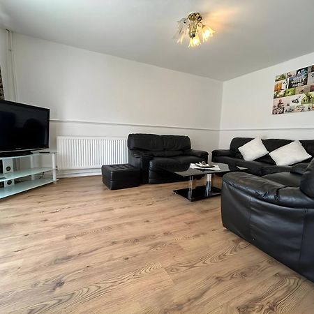 3 Bedroom House By M40 J4 High Wycombe Dış mekan fotoğraf