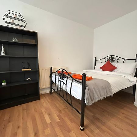 3 Bedroom House By M40 J4 High Wycombe Dış mekan fotoğraf